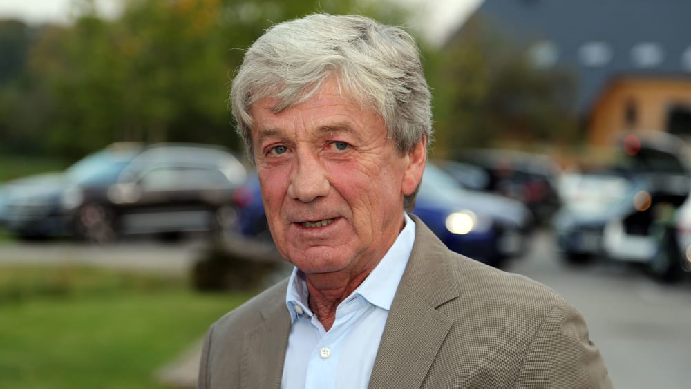 Frank Mill: Karriere, Privatleben, Todesursache und Erfolge der deutschen Fußball-Legende Frank Mill